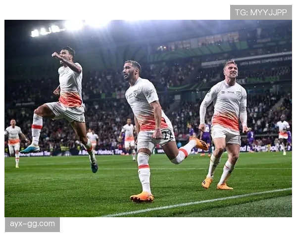 西汉姆联欧协联表现抢眼，强势晋级淘汰赛