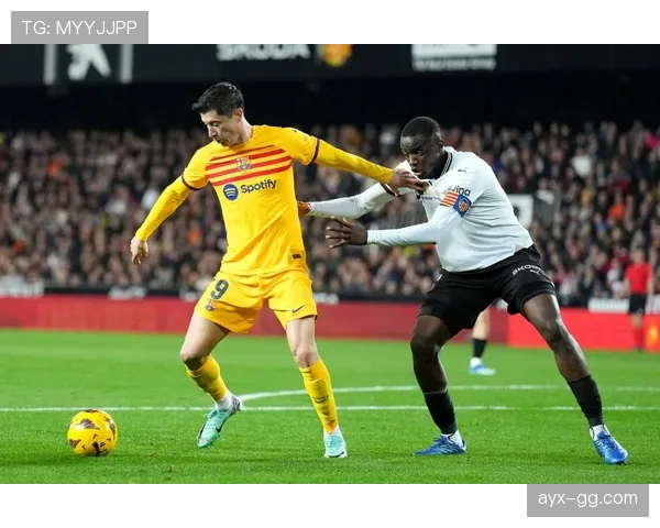 瓦伦西亚管理层决策争议持续发酵,对球队当前赛季稳定发展形成制约 瓦伦西亚管理层决策争议持续发酵,对球队当前赛季稳定发展形成制约