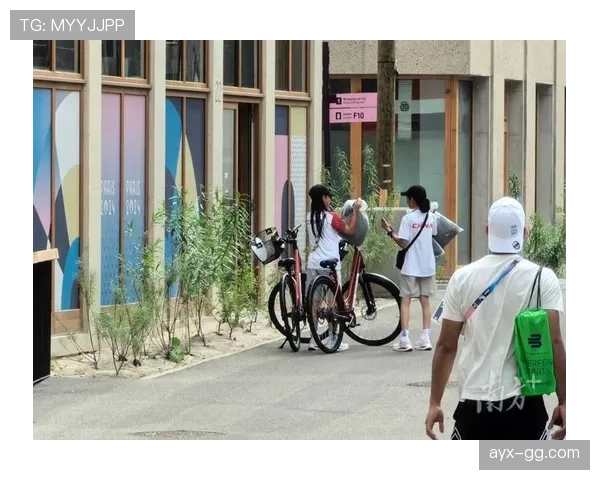 陈芋汐赛场像雕塑，私下逛街像富家闺蜜，差得我有点酸