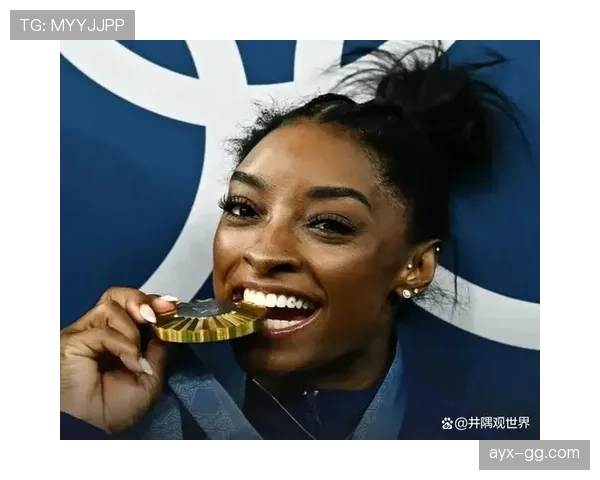 西蒙·拜尔斯家的冰箱里塞满了蛋白粉，连果汁都得预约才能喝